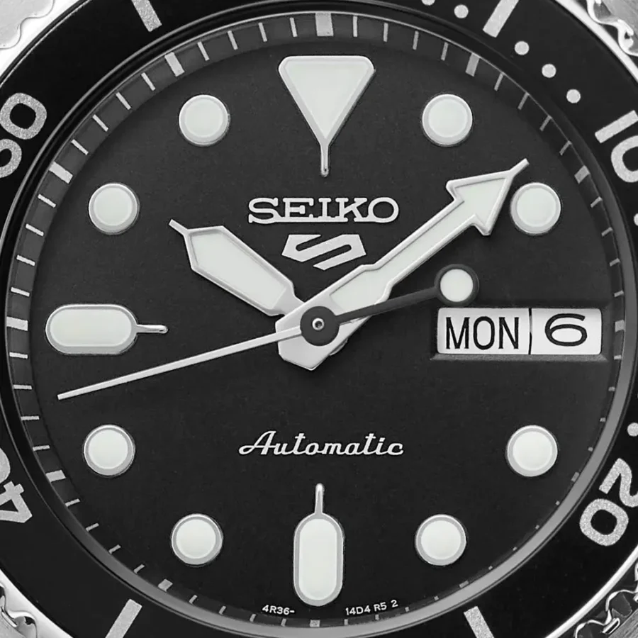 Seiko 5 Sports SKX Style Diver ‘Midi’ - Image 3