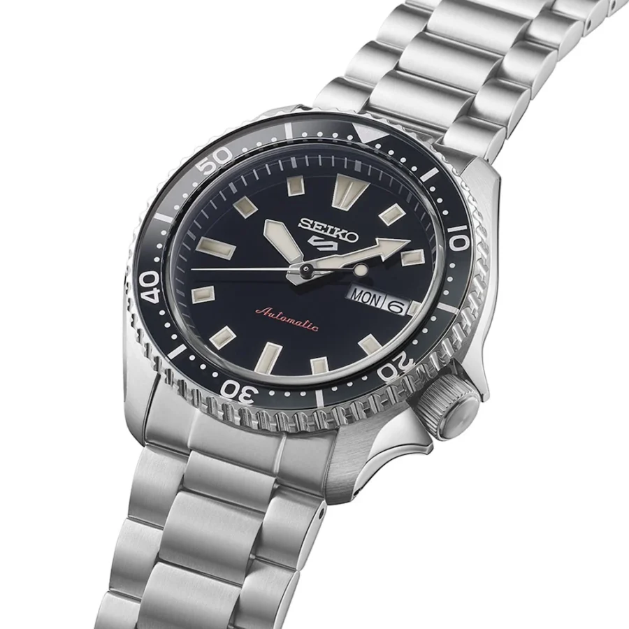 Seiko 5 Sports SKX Redux 'Kuro Black' - Image 4
