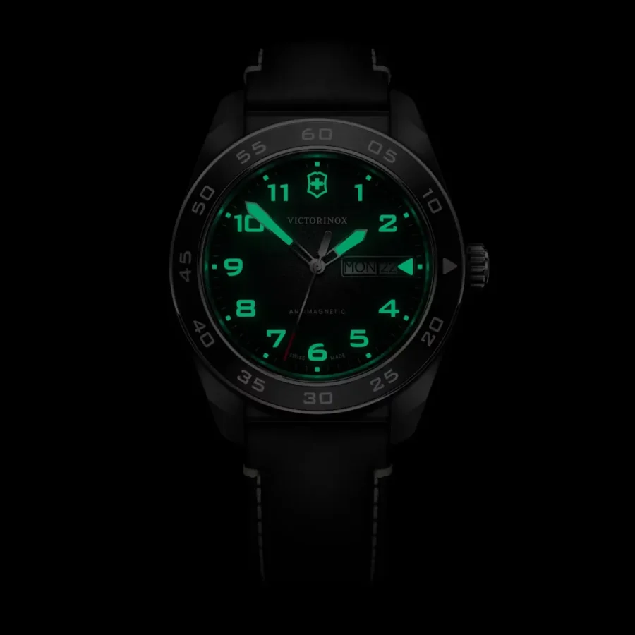 Victorinox Swiss Army Quartz - Image 2