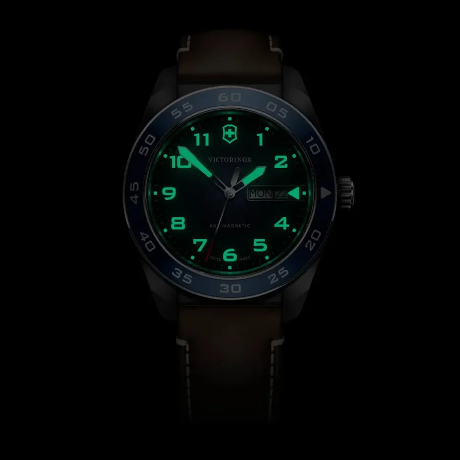 Victorinox Swiss Army Quartz - Image 2