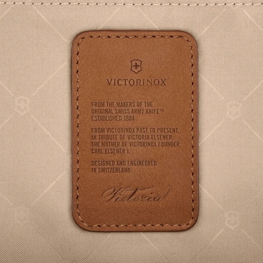 Victorinox Victoria Signature Beauty Case - Image 9