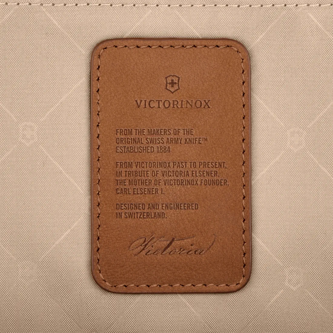 Victorinox Victoria Signature Beauty Case - Image 9