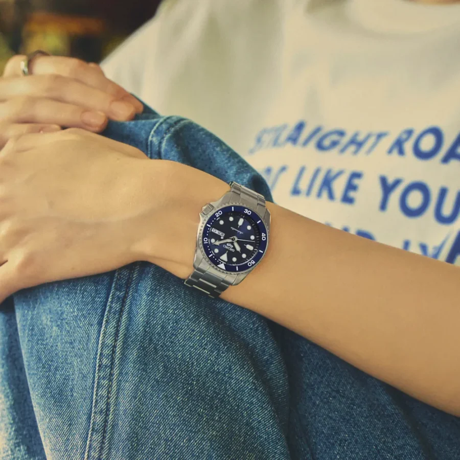 Seiko 5 Sports SKX Style Diver 'Midi' - Image 2